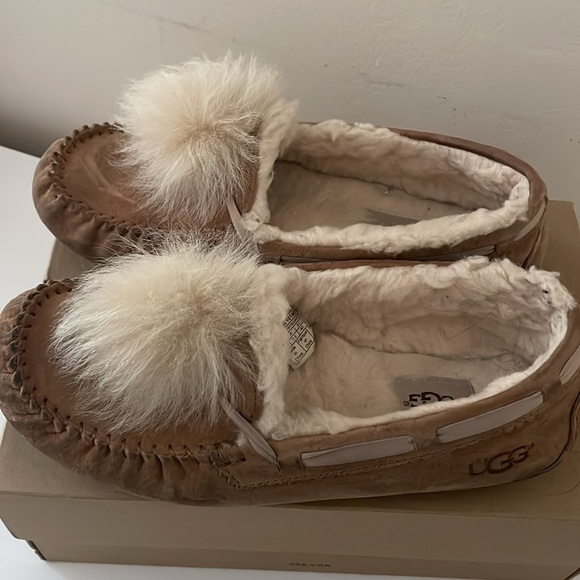 UGG flat